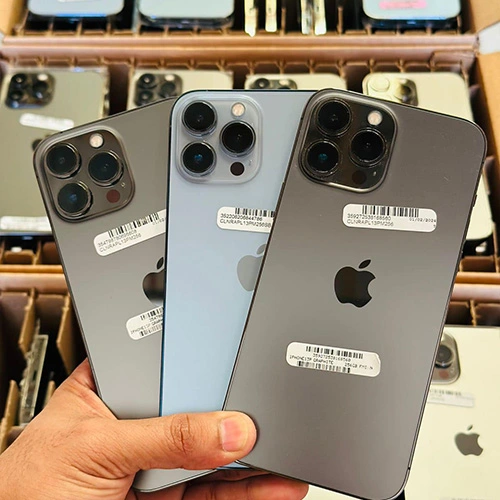 Przyczyny wahań cen skupu używanych iPhone'ów na rynku